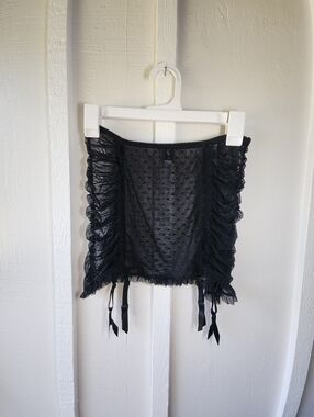 Frederick's of Hollywood Ruched Black Lace Garter Belt Skirt Size Large